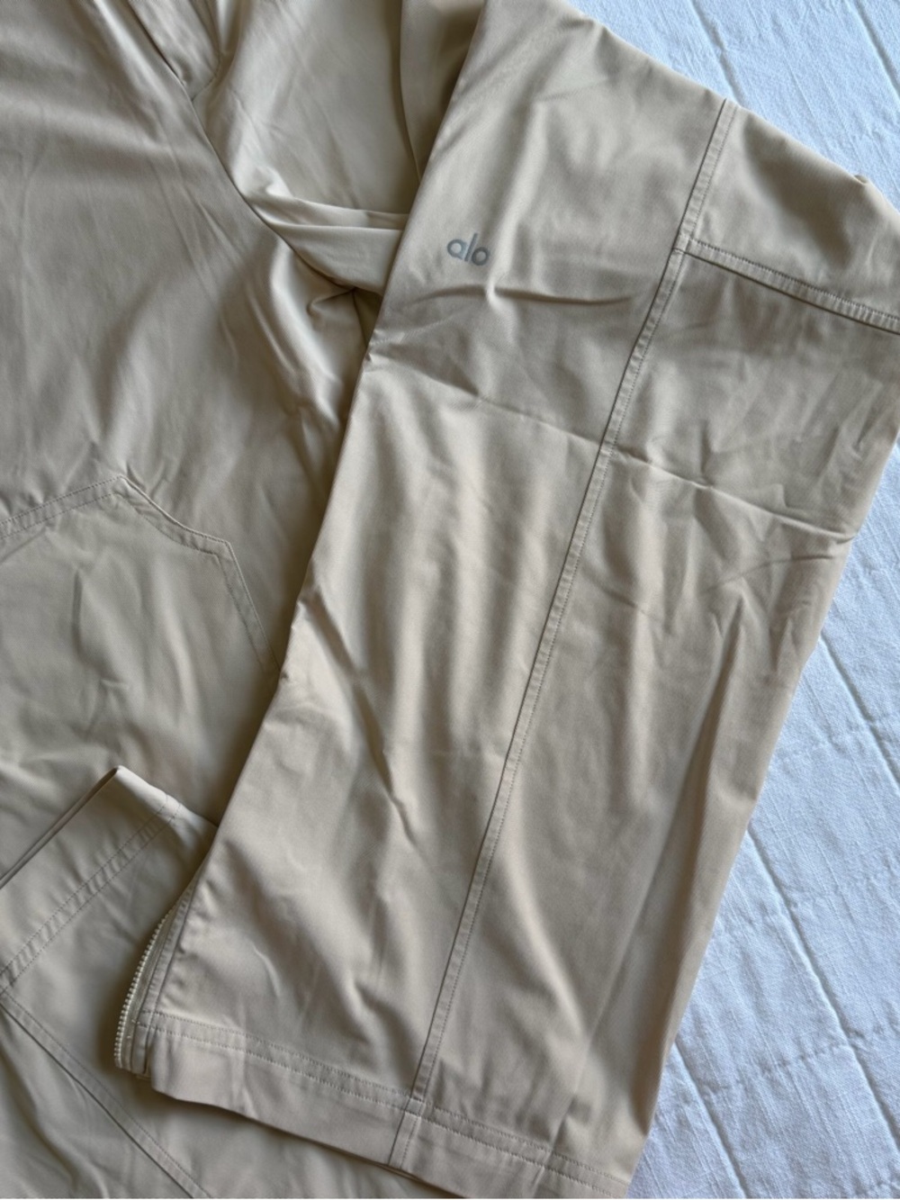 Alo Yoga Flip It Trouser in Macadamia Beige - Picture 6 of 7